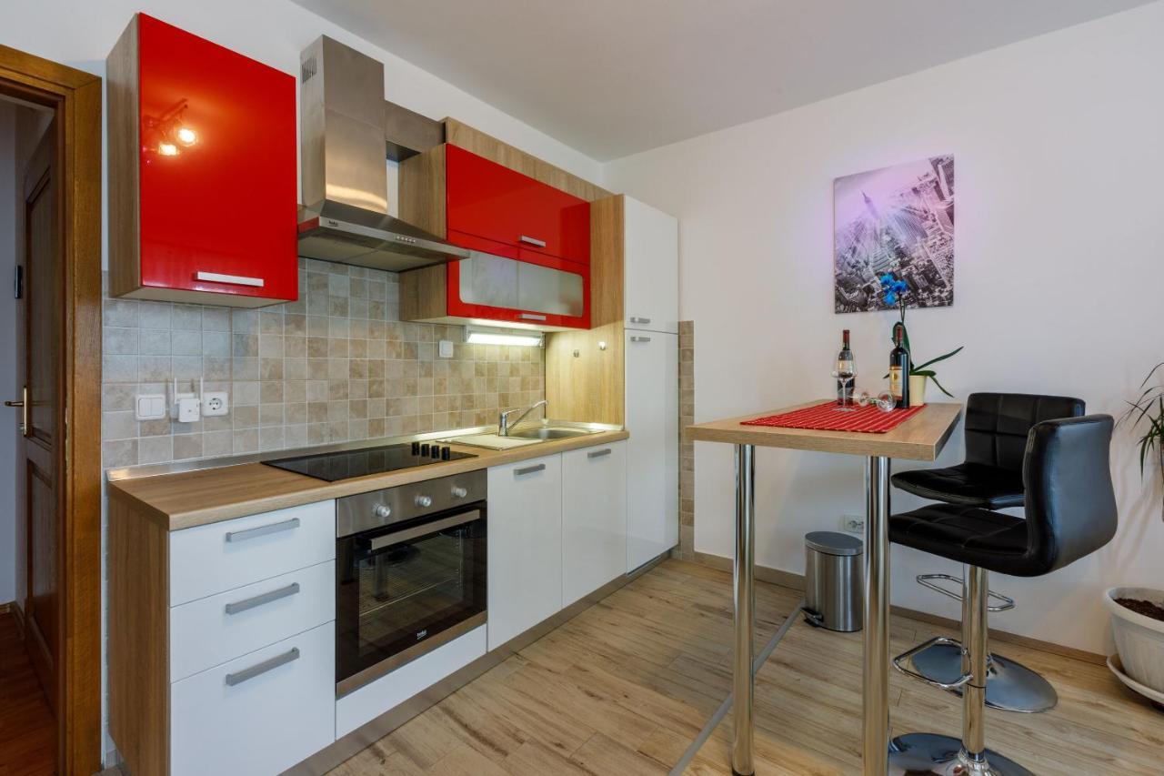 Apartments Dolloree 德拉马利 外观 照片